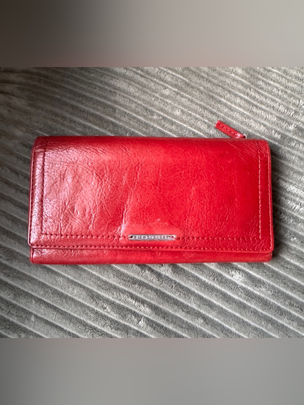 Vintage Fossil Red Leather Trifold Wallet
